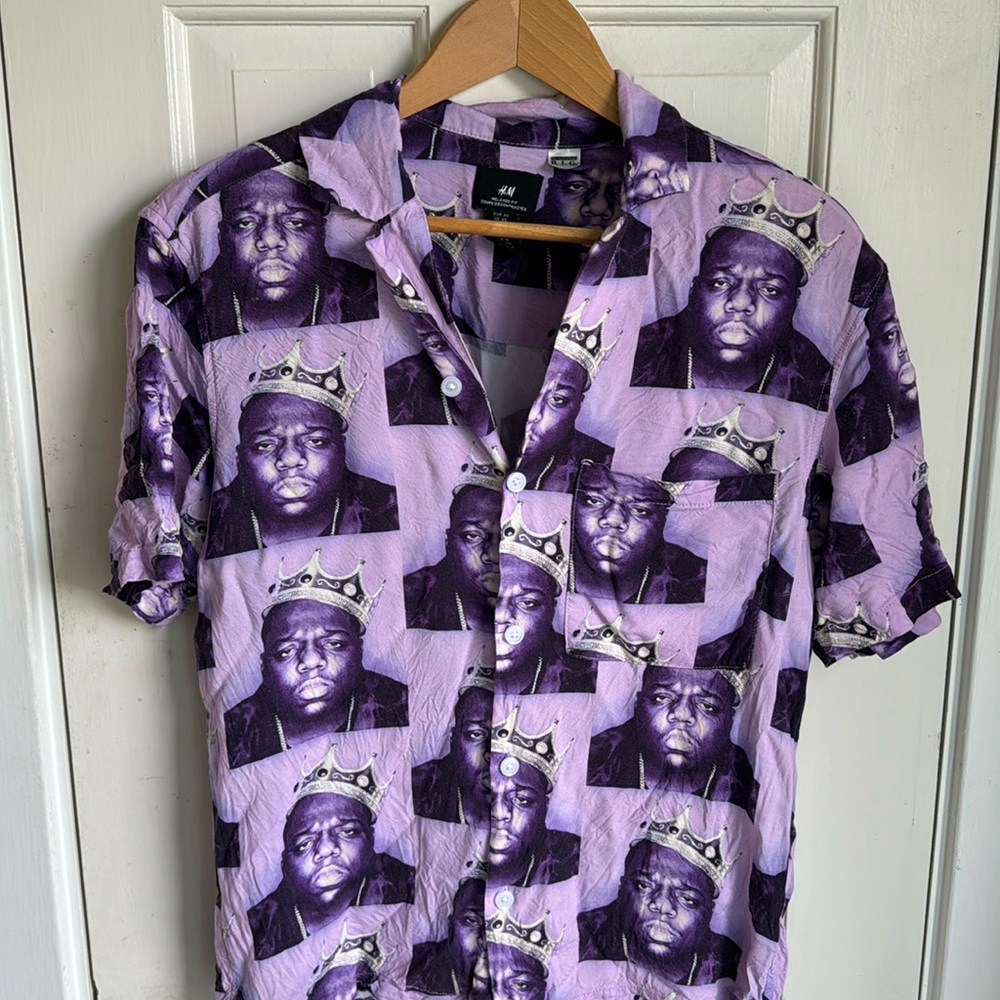 H&M NOTORIOUS B.I.G. HIP HOP RAP ALL OVER BUTTON Hawaiian SHIRT